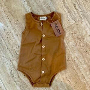 Adorable linen body suit, 6-12 mos.